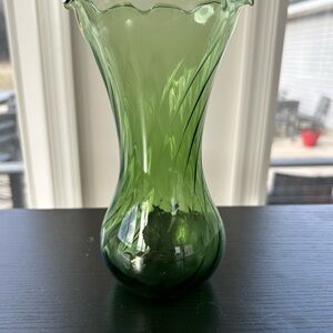 Vintage MCM Empoli Umbre Green Glass Vase / Vessel With Ruffled / Scalloped Edge